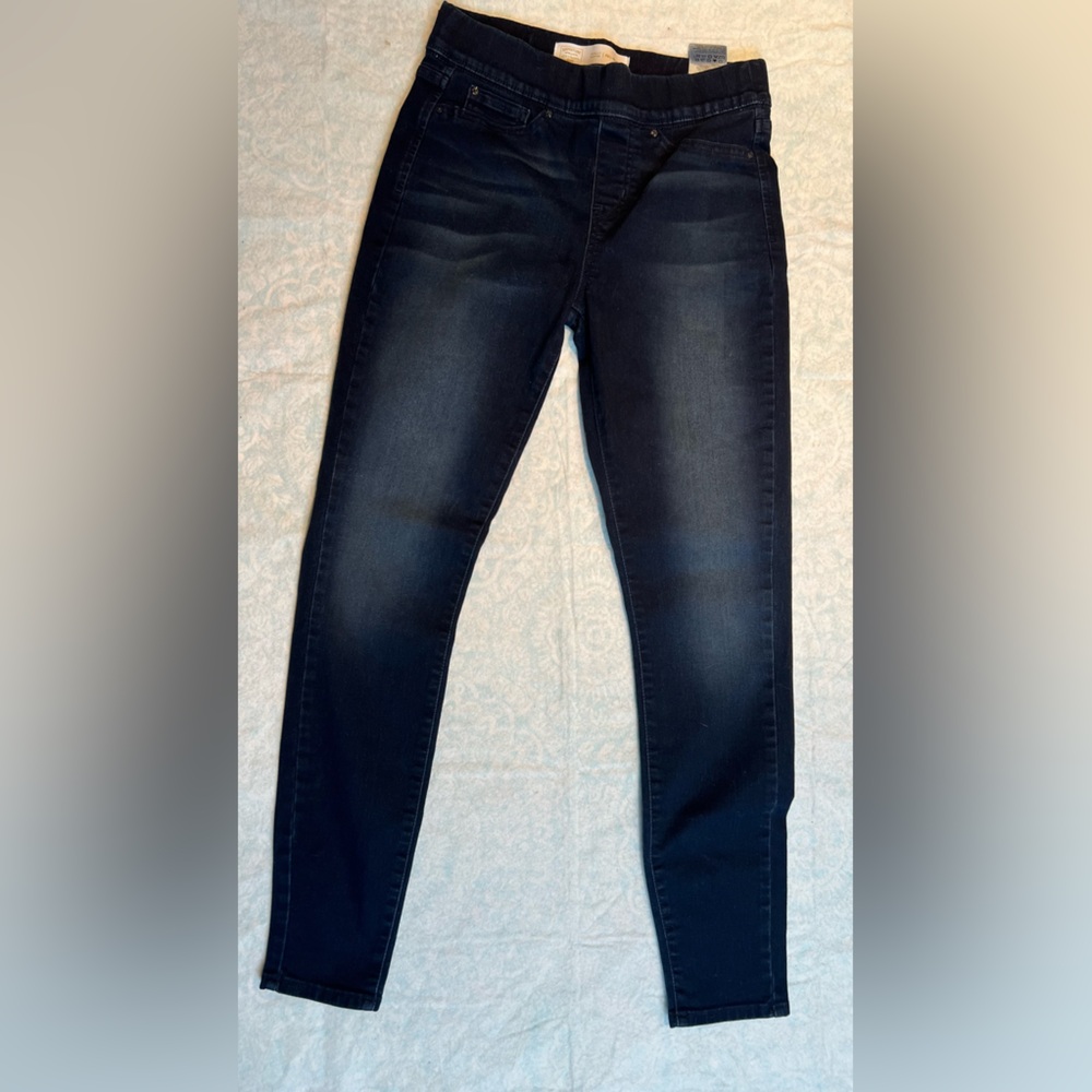 Denim begging pull on skinny by signature Levi’s Strauss size 8 29/32